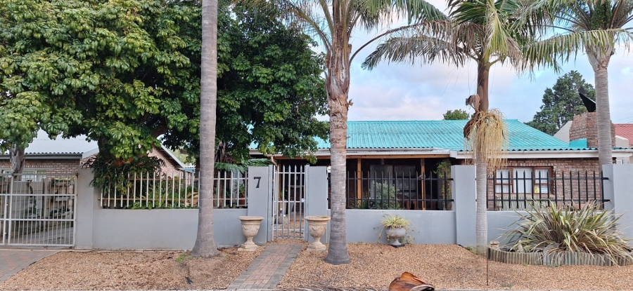4 Bedroom Property for Sale in Riversdale Western Cape